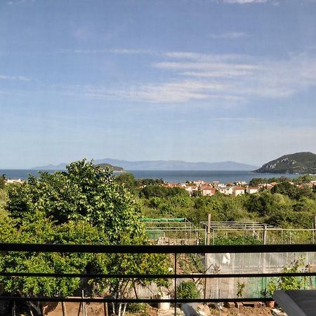 Martha'S Villa Nea Iraklitsa Ngoại thất bức ảnh