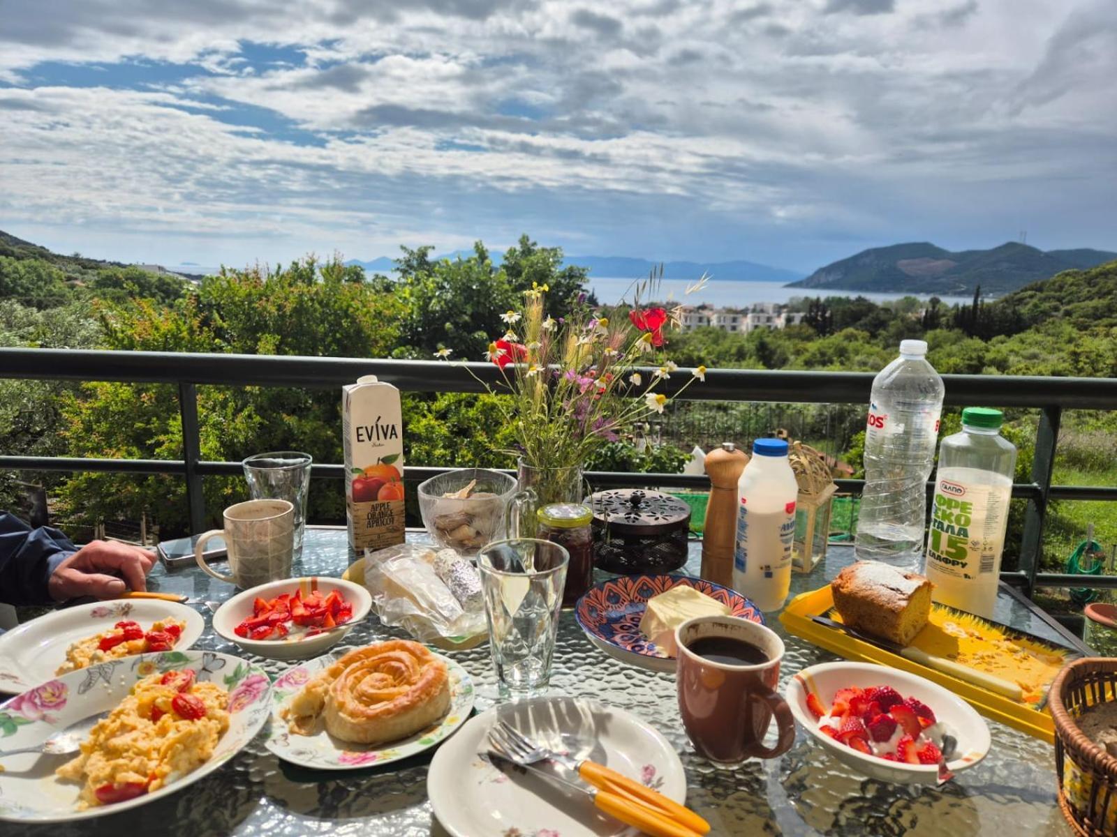 Martha'S Villa Nea Iraklitsa Ngoại thất bức ảnh
