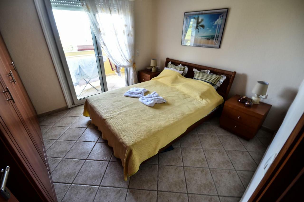 Martha'S Villa Nea Iraklitsa Ngoại thất bức ảnh