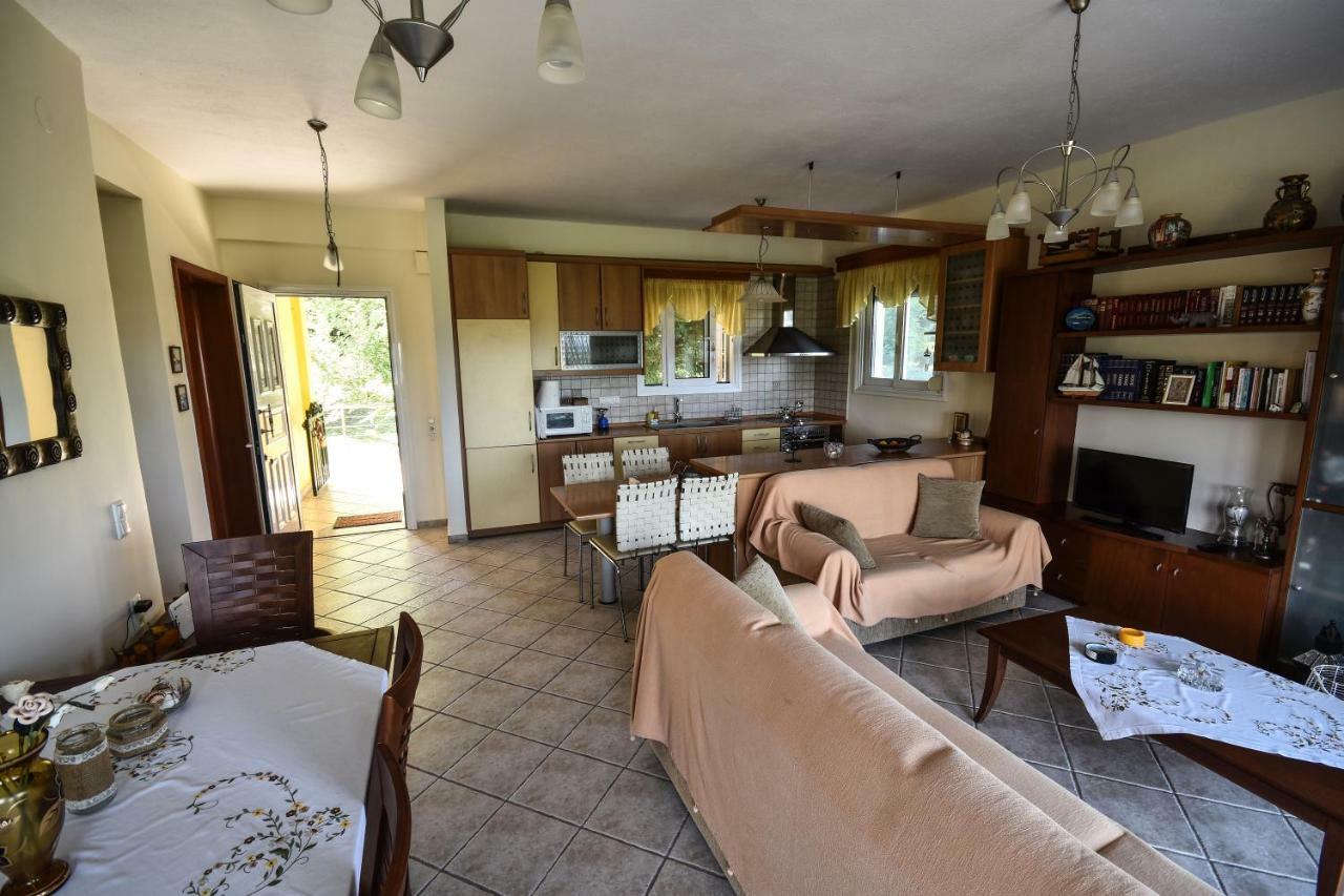 Martha'S Villa Nea Iraklitsa Ngoại thất bức ảnh