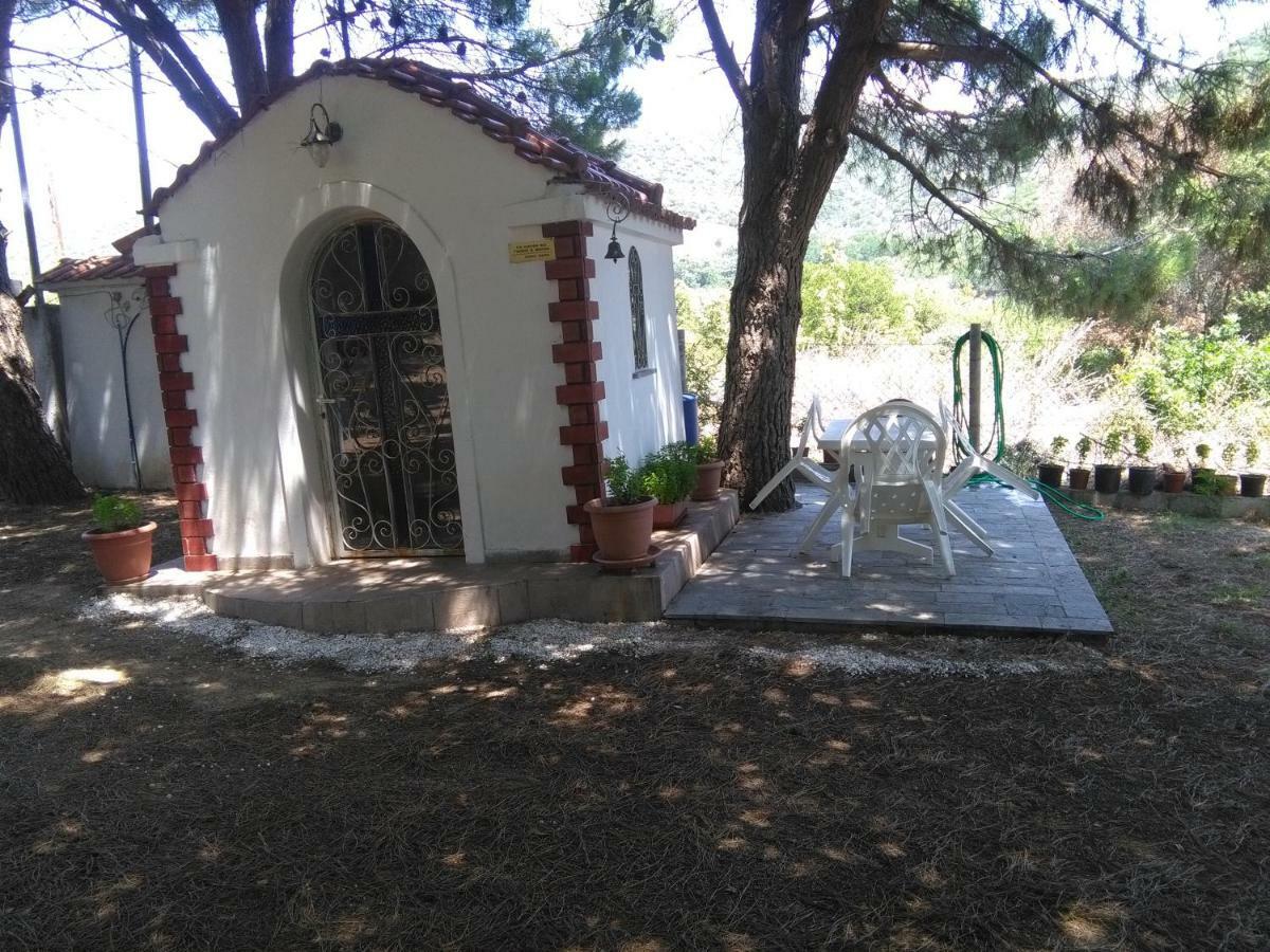 Martha'S Villa Nea Iraklitsa Ngoại thất bức ảnh