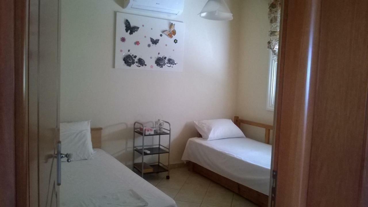 Martha'S Villa Nea Iraklitsa Ngoại thất bức ảnh