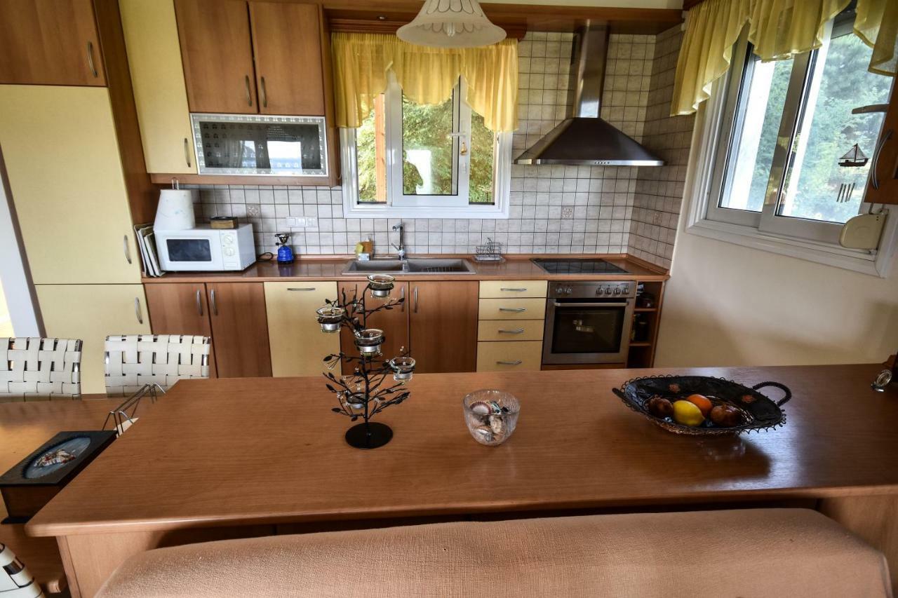 Martha'S Villa Nea Iraklitsa Ngoại thất bức ảnh