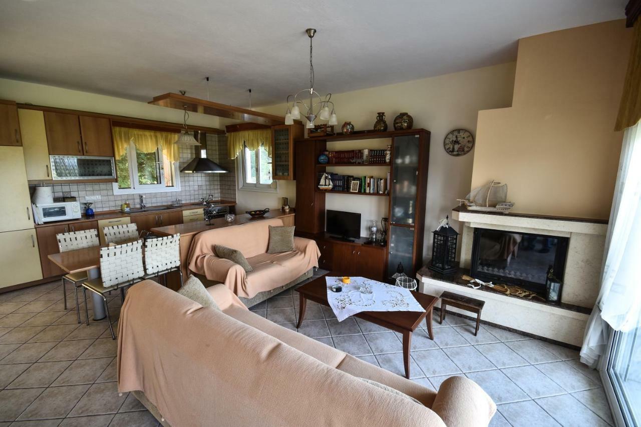 Martha'S Villa Nea Iraklitsa Ngoại thất bức ảnh